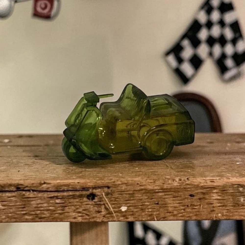 Avon Golf Cart Aftershave Bottle, Wild Country Scent, Vintage Green Glassware
